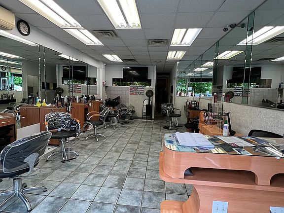2nd image of 2020 Bath Ave Floor 1