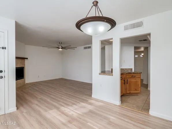 6651 N Campbell Ave APT 143, Tucson, AZ 85718