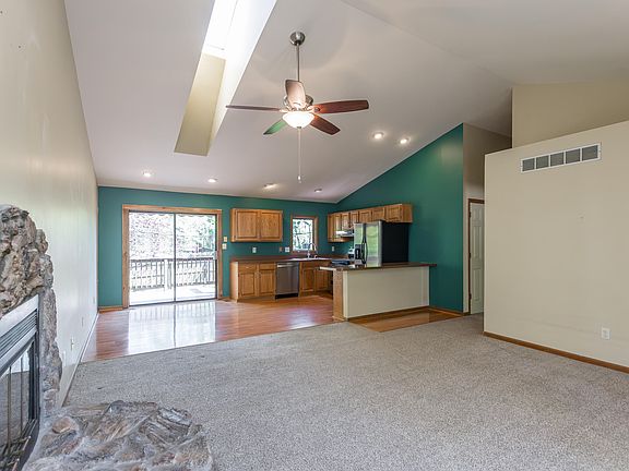 4th image of 420 Stonehedge Pl