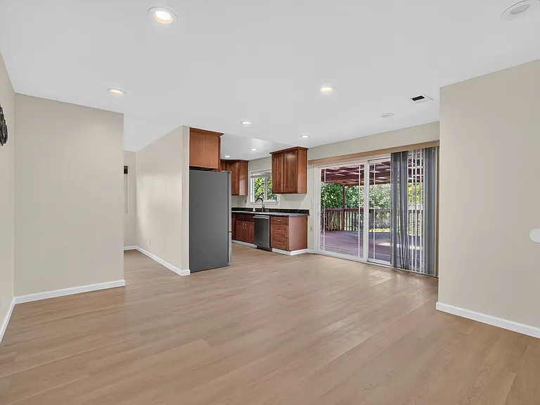 192 S Bernardo Ave — Photo 8