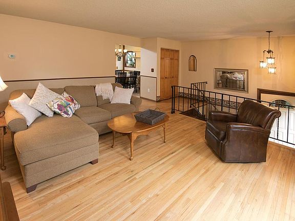 4th image of 186 Brookview Ct N