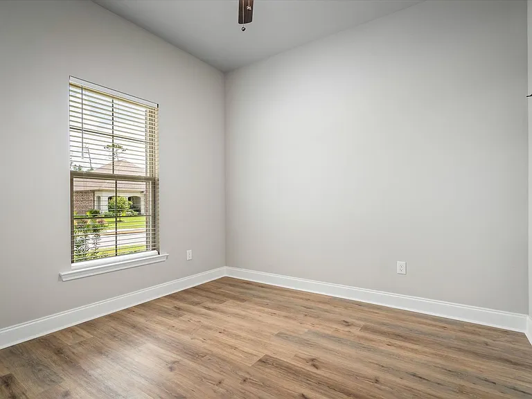 950 Gibson Ct — Photo 6