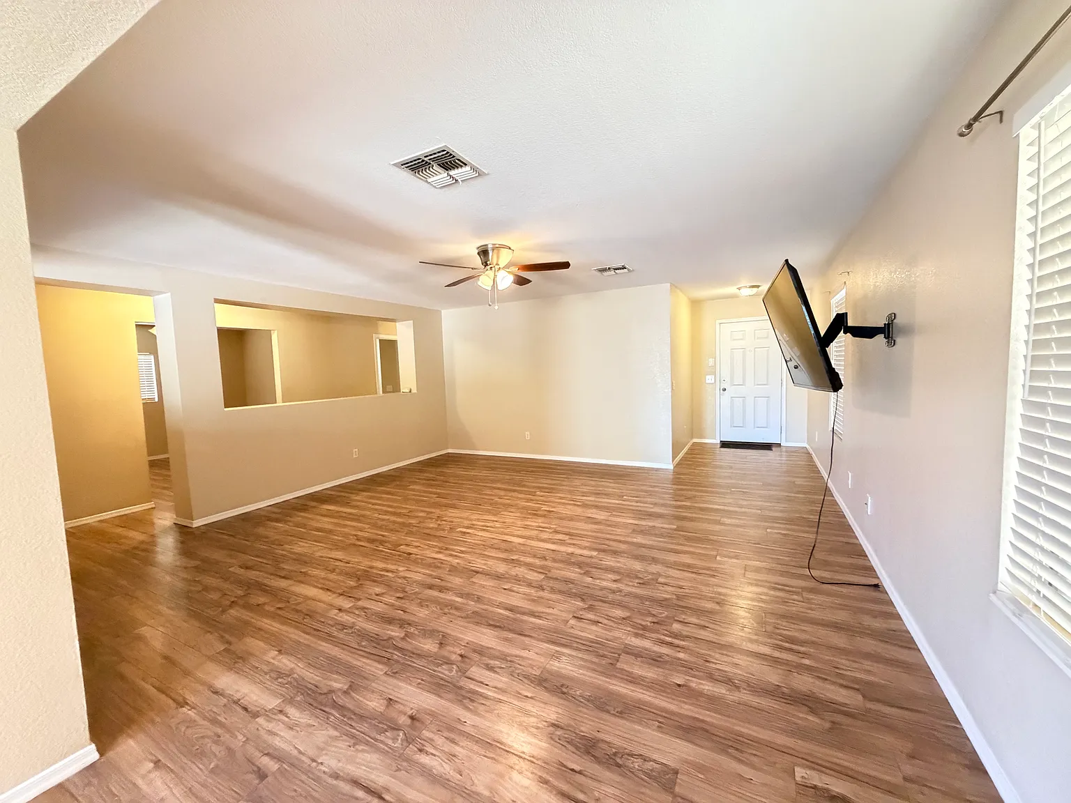 3 bed, 1660 sqft, $1,750 — Photo 3