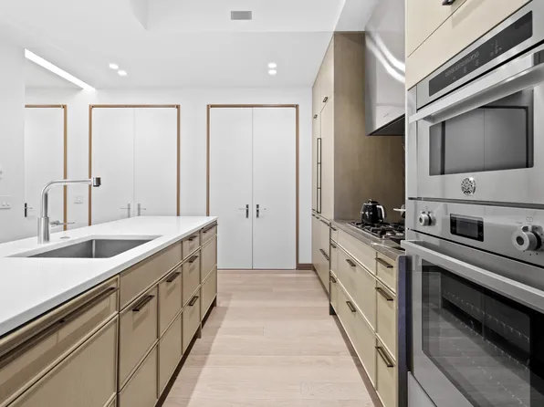 90 Lexington Avenue image 4 of 27