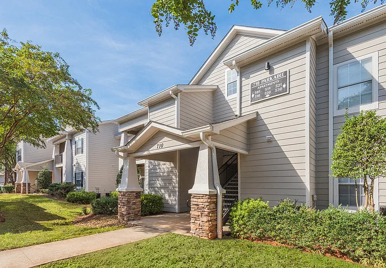 Parkside at South Tryon — Photo 15