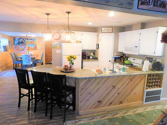 3rd image of 144 Laguna Dr