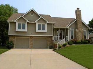 1012 Aspen Dr, Smithville, MO 64089