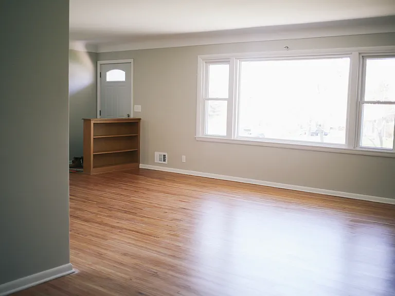 1300 Pierce Ter NE — Photo 3