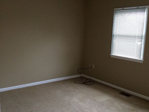 3rd image of 143 Wankoma Dr