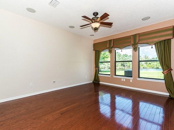4th image of 4 Hannah Cole Dr
