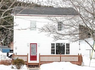 19 Swans Rd, Placentia, NL A0B2Y0