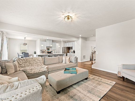 5th image of 7181 Stonegate Cir NE