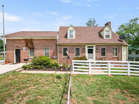 2nd image of 10697 James River Rd #10699