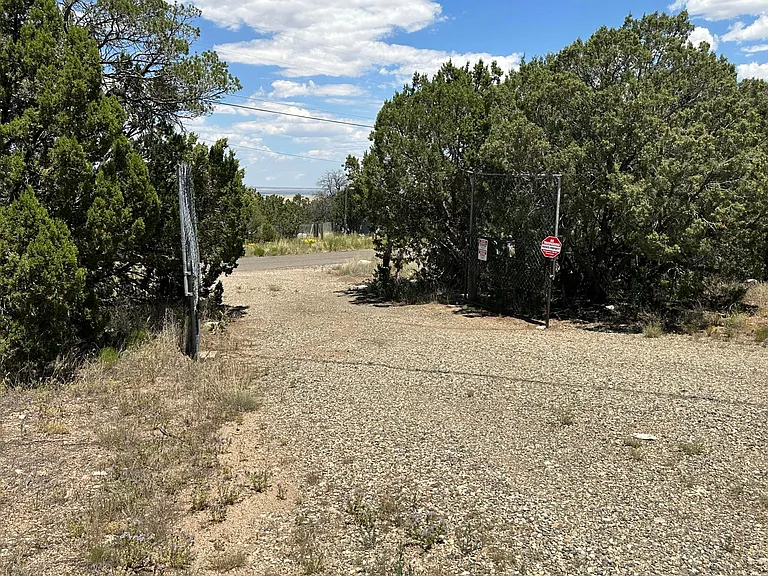 200 Skyline Dr — Photo 12
