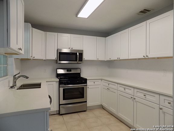 3rd image of 511 Dawnview Ln