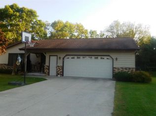 214 Riverwood Dr, Mishicot, WI 54228