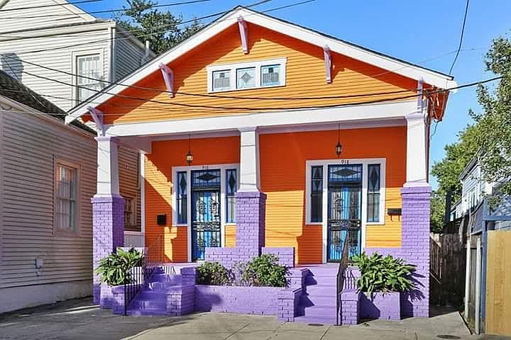 1st image of 916 Spain St