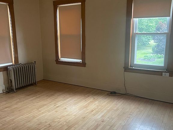 2nd image of 29522 Euclid Ave