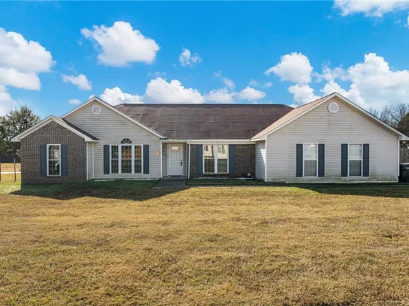11 Farmbrook Dr, Fort Mitchell, AL 36856