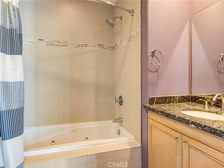 333 N Hill Ave #305 — Photo 21