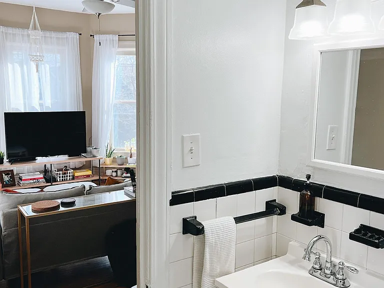 577 Richmond Ave #7 — Photo 8