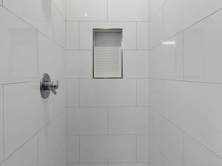 1310 W Clay St — Photo 20
