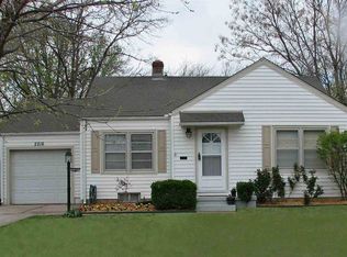 2216 E Rivera St, Wichita, KS 67211