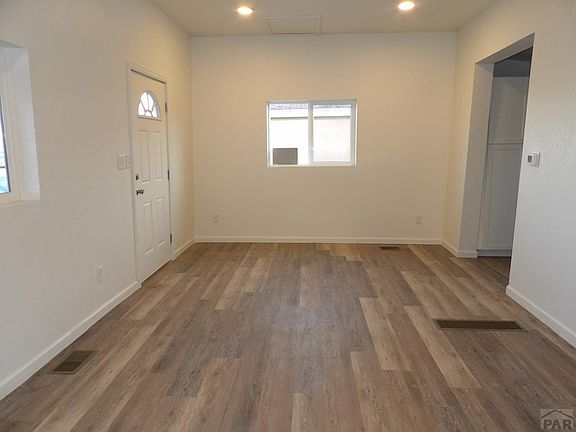 3rd image of 1620 S Acero Ave