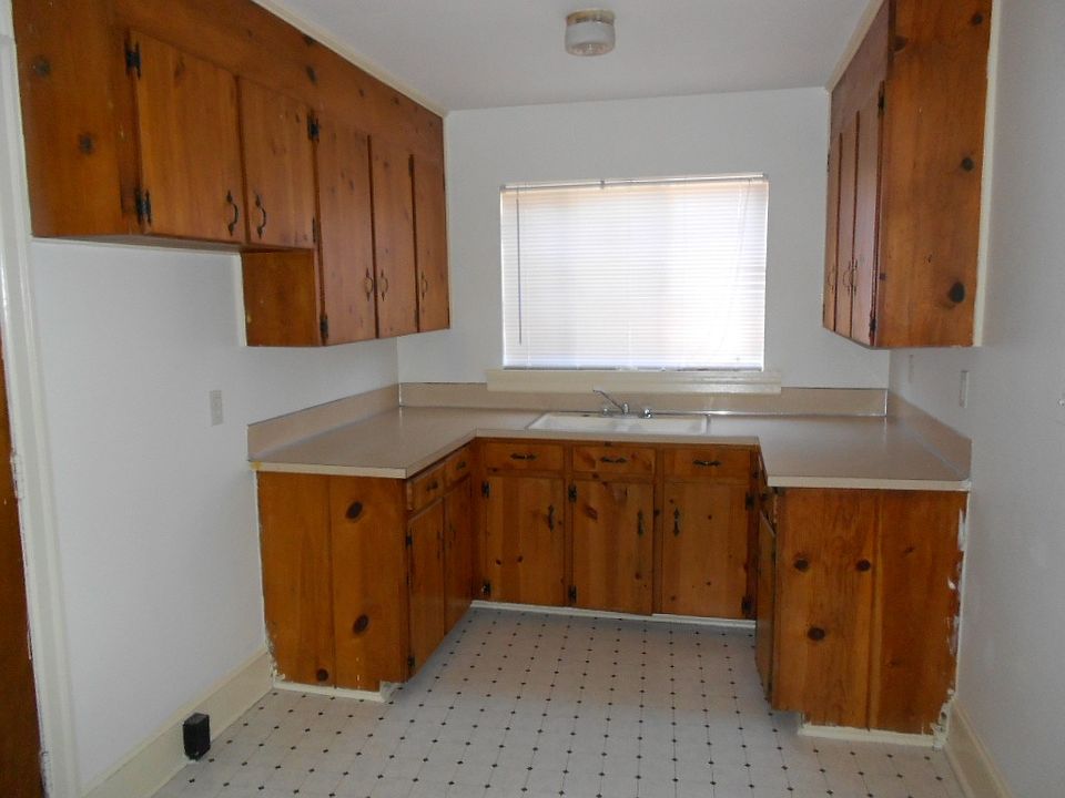 2nd image of 800 Bertonley Ave