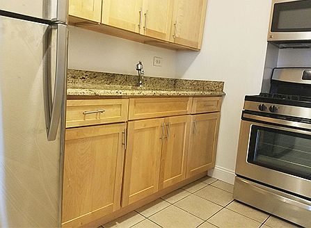 5th image of 1240 Morrison Ave #7A