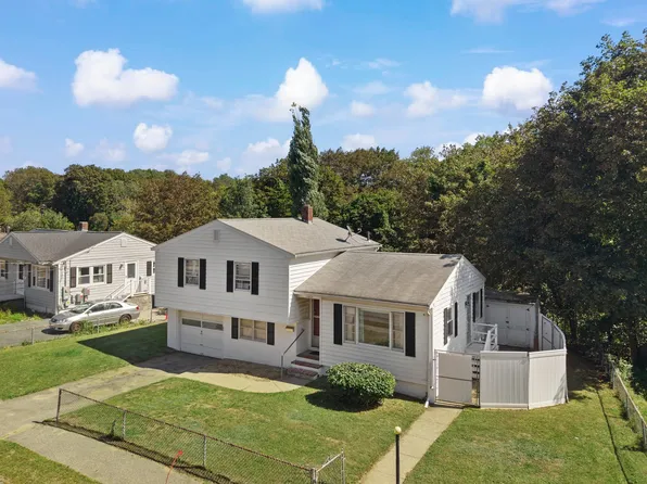 135 Cherry St, Gloucester, MA 01930