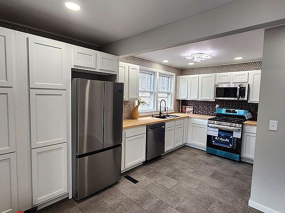 2nd image of 1536 Harvey Rd