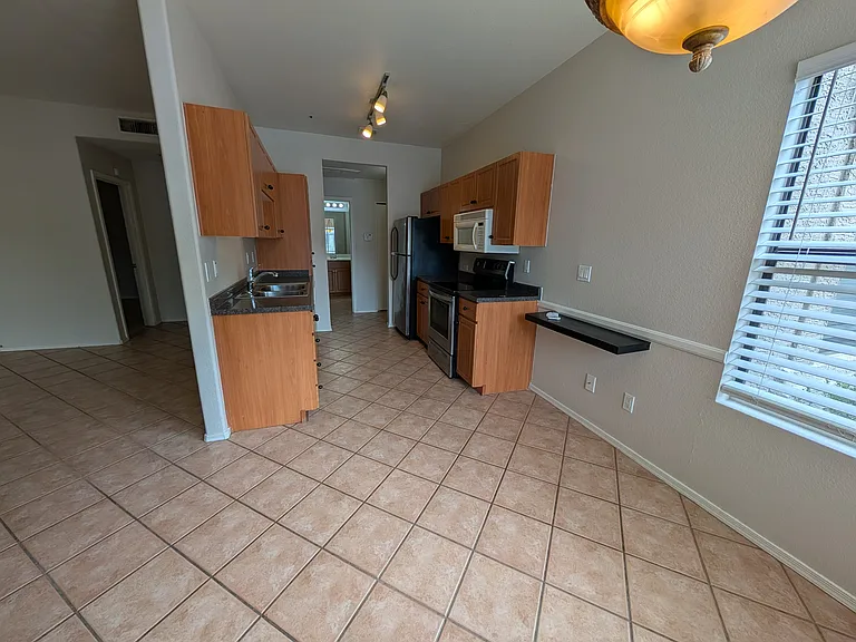 9600 N 96th St #124 — Photo 5