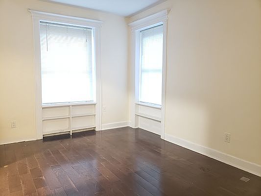 2nd image of 545 W 148th St #1D1