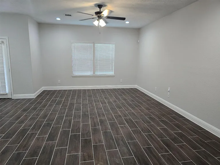 213 Adoue Ave — Photo 26