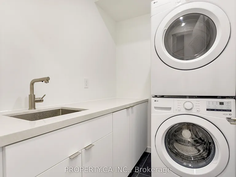 301 Keele St #4 — Photo 43