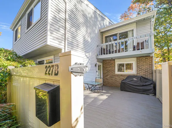 227 Springmeadow Drive #B, Holbrook, NY 11741