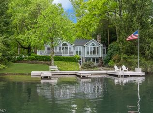 150 Lake End Rd, Newfoundland, NJ 07435