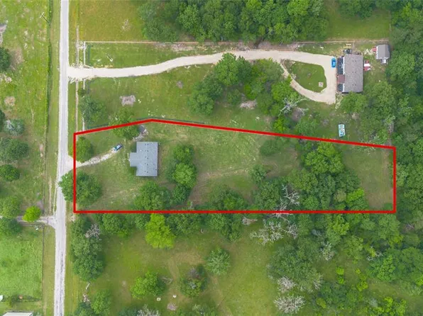 14 N Fork Lane, Huntsville, TX 77320