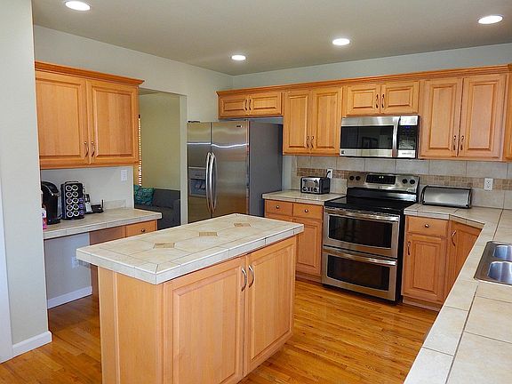 3rd image of 18417 118th Avenue Ct E