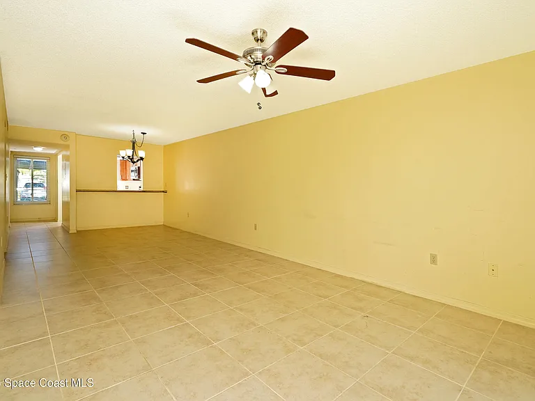 220 S 5th St #205 — Photo 15