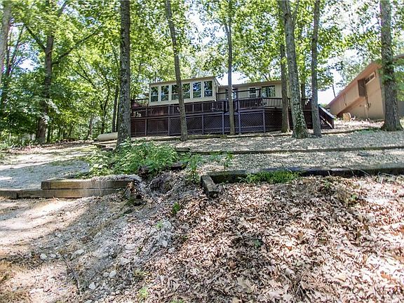 5th image of 74 Buckingham Dr