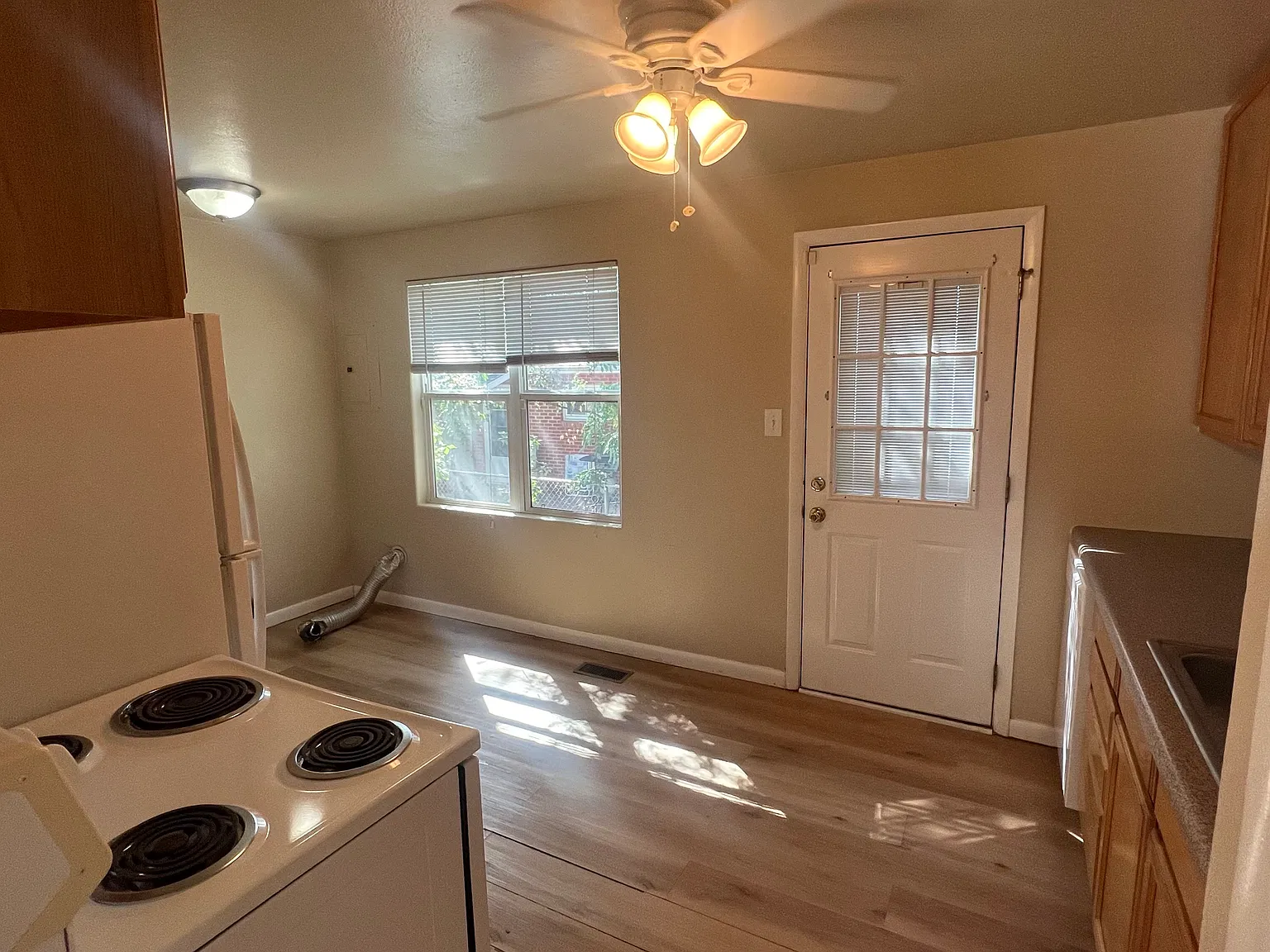 2 bed, 736 sqft, $1,275 — Photo 4