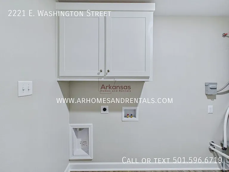 2221 E Washington Ave — Photo 15