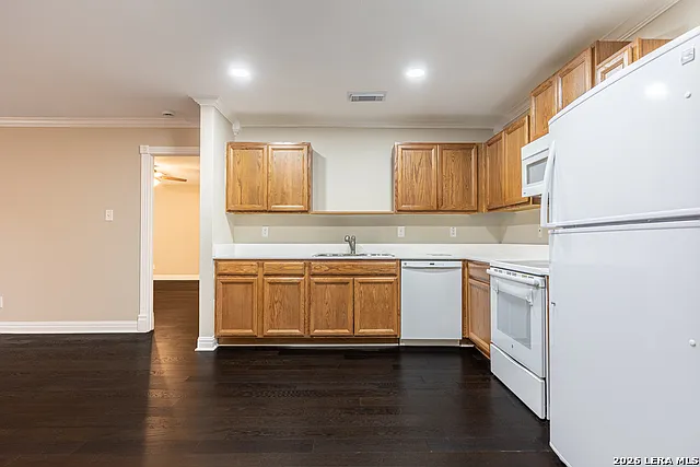 21514 Longwood — Photo 18