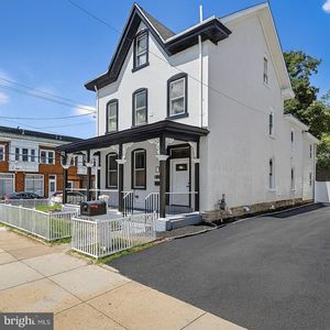 452 Green Ln, Philadelphia, PA, 19128