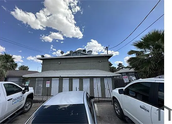 1725 Stewart Ave — Photo 2
