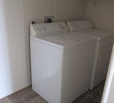 3rd image of 106 Buckingham Dr