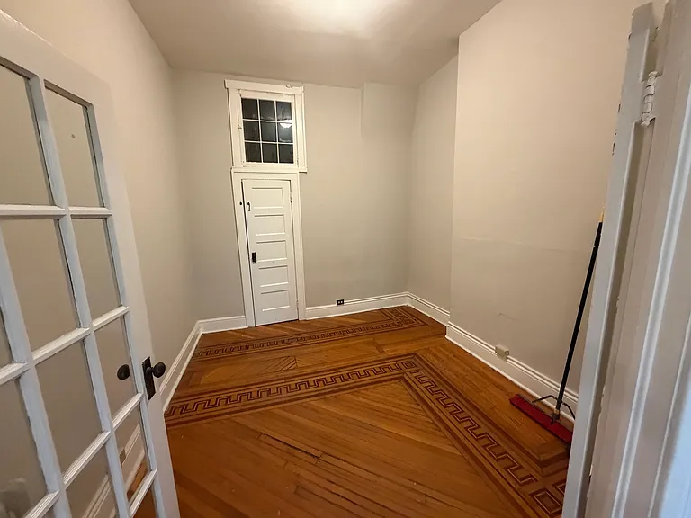 324 Hudson Ave #1R — Photo 12