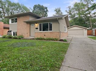 183 Westwood Dr, Park Forest, IL
